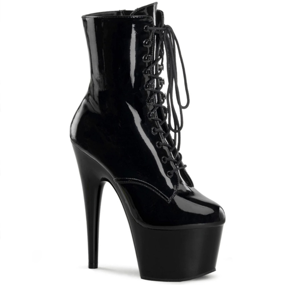 Black Patent Leather Pleaser